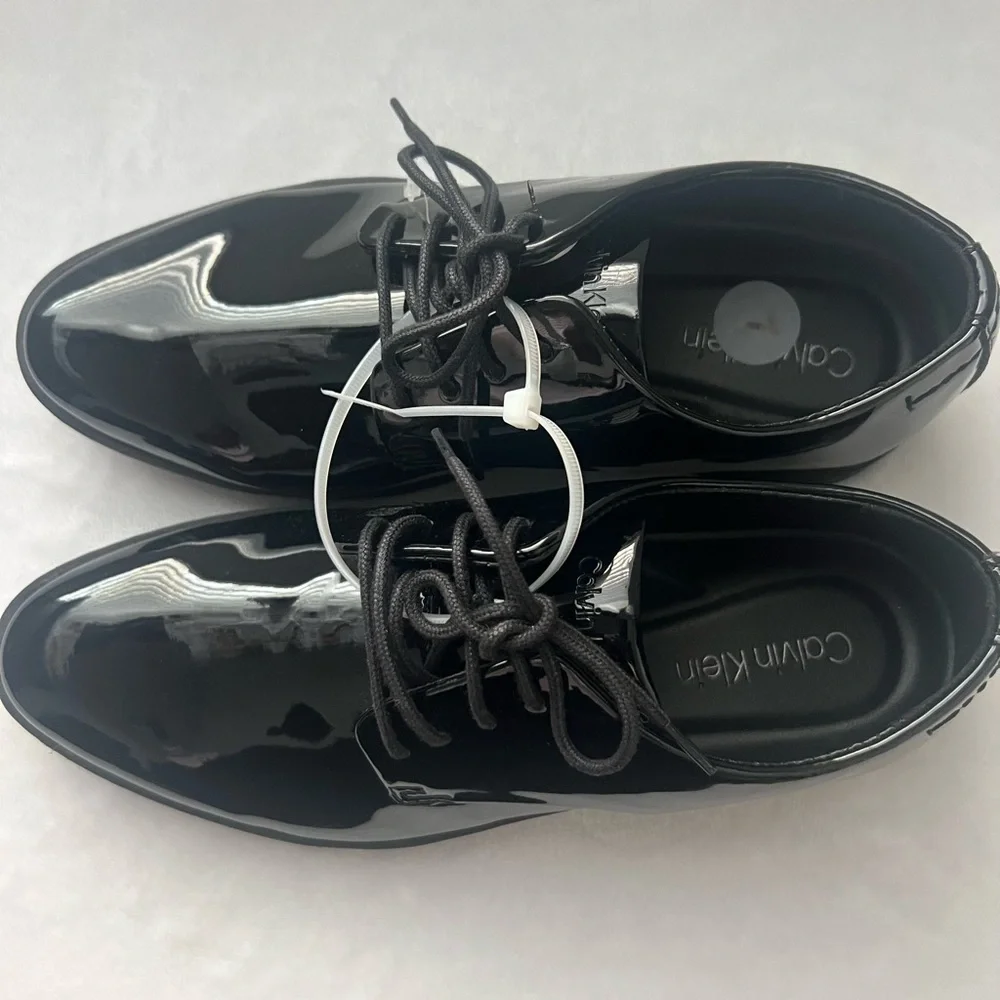 Calvin Klein Glossy Black‎ Oxfords Dress Shoes, Size 7, NWOT